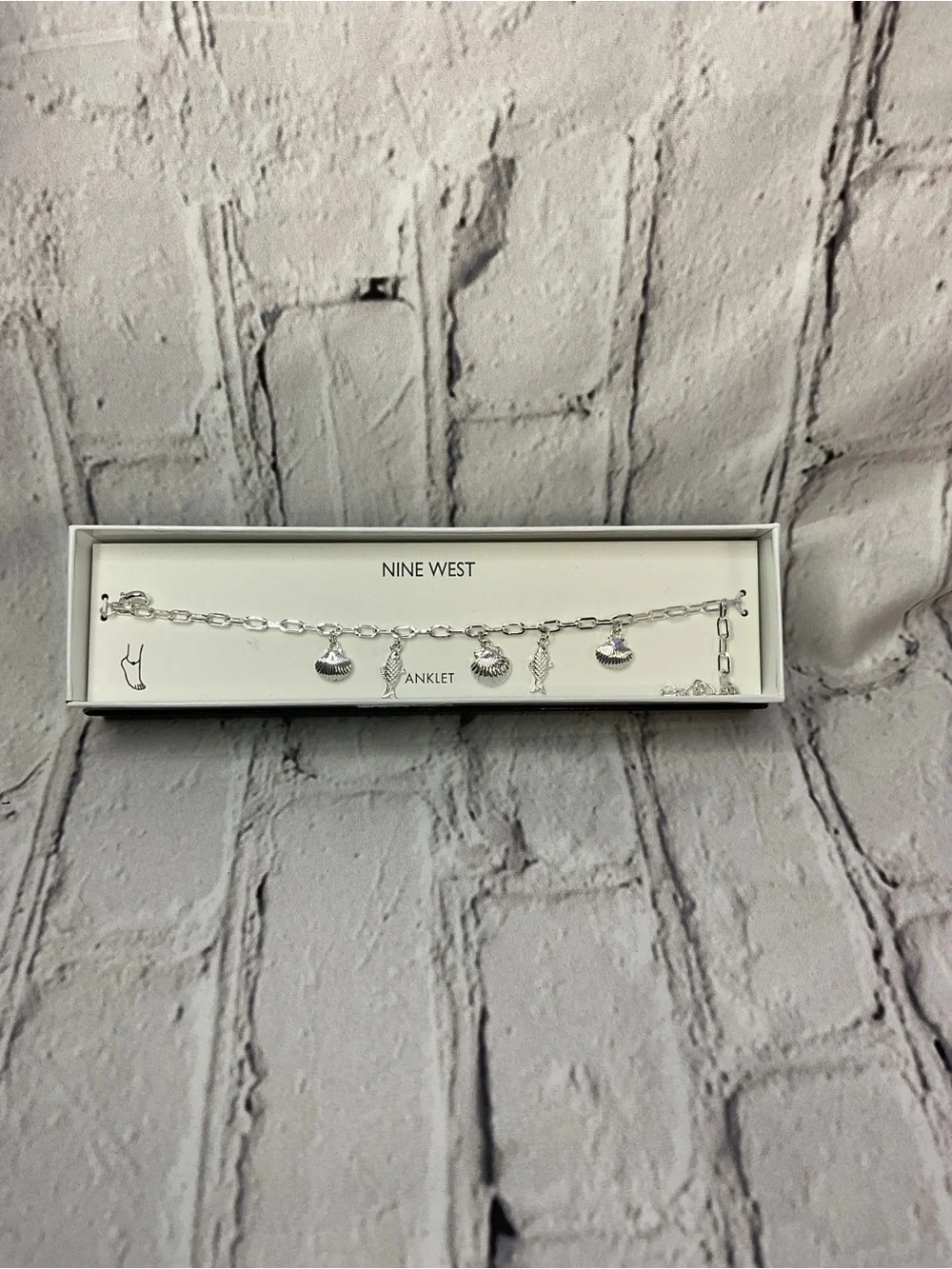 🌟🌟Nine West Silver Seashell & Fish Charm Anklet